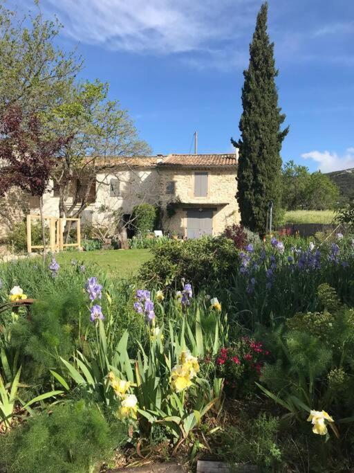 Les Tarraiettes Au Pied Du Luberon Lourmarin Exterior foto